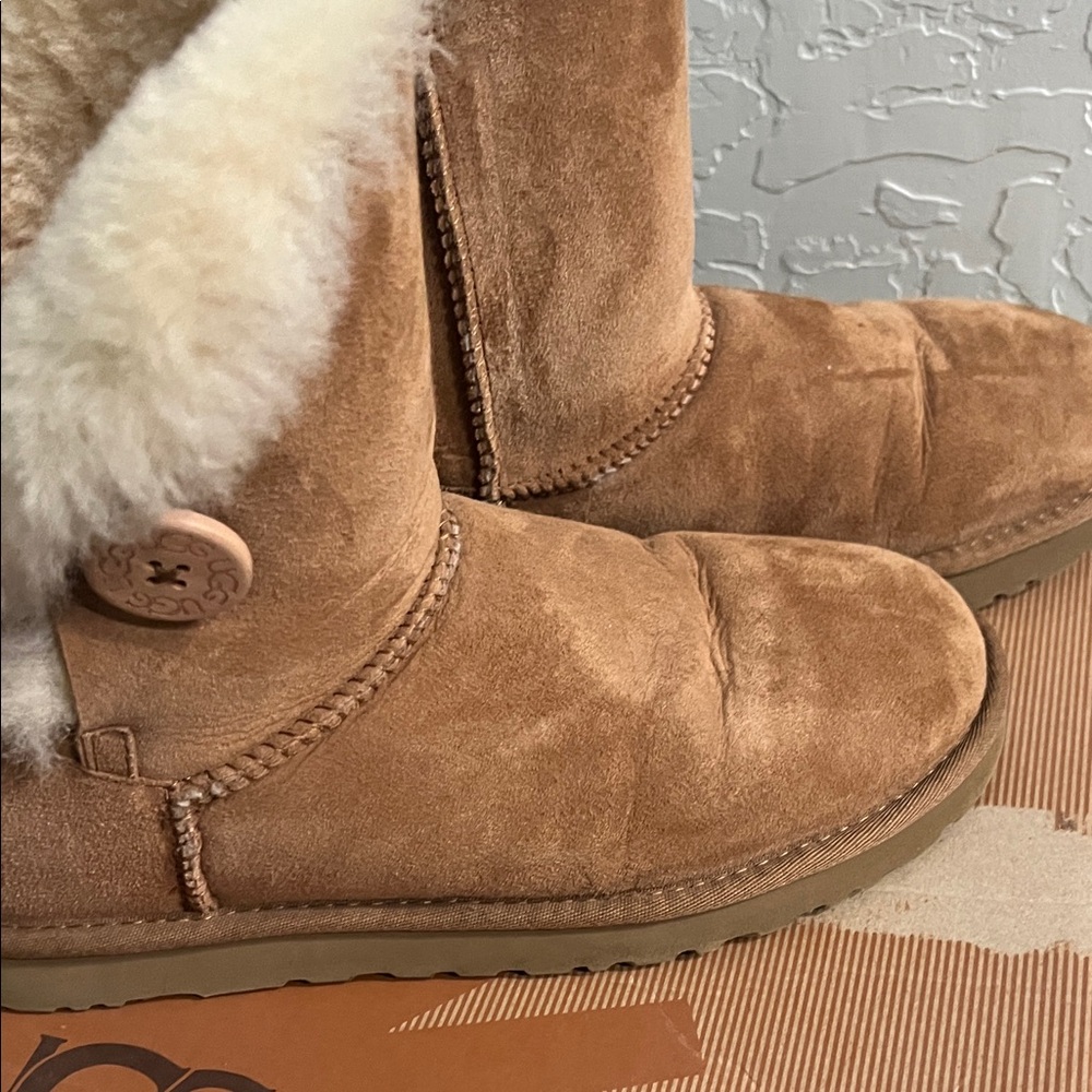 Ugg Boots - image 5